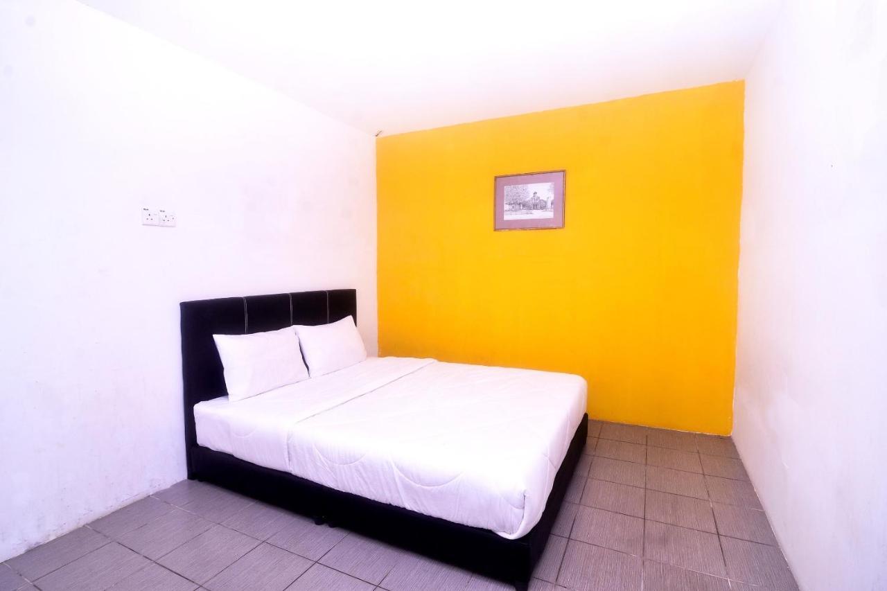 Spot On 89886 Backpacker'S Stay Services Kuching Exterior foto
