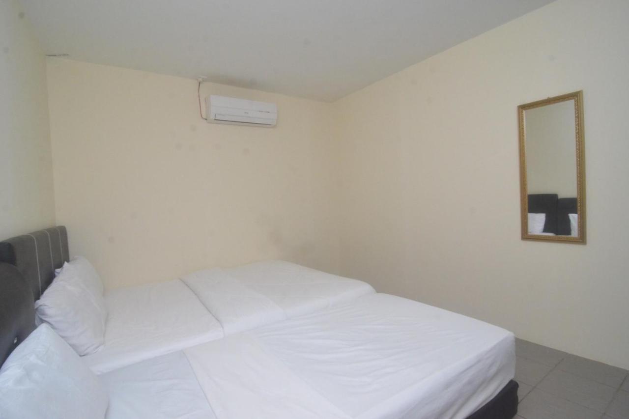 Spot On 89886 Backpacker'S Stay Services Kuching Exterior foto