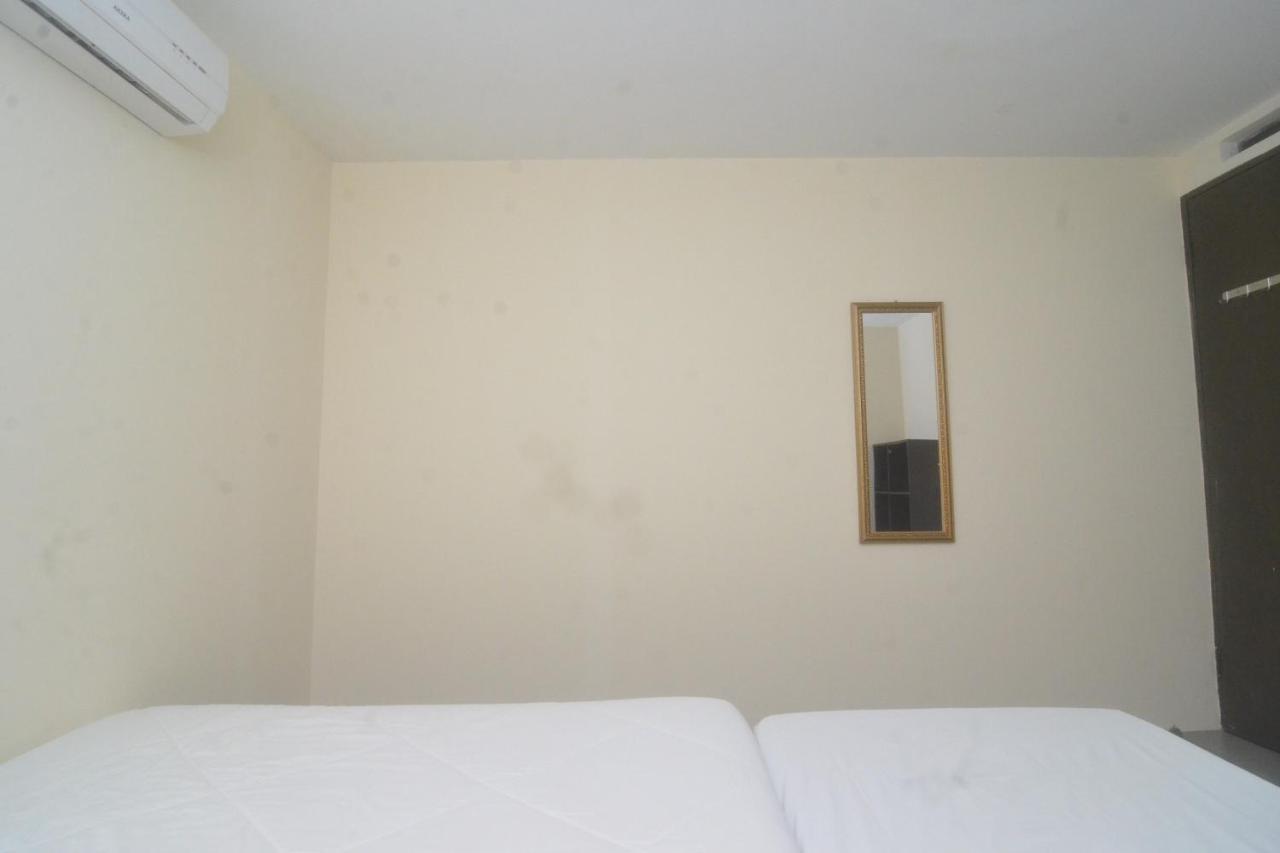 Spot On 89886 Backpacker'S Stay Services Kuching Exterior foto
