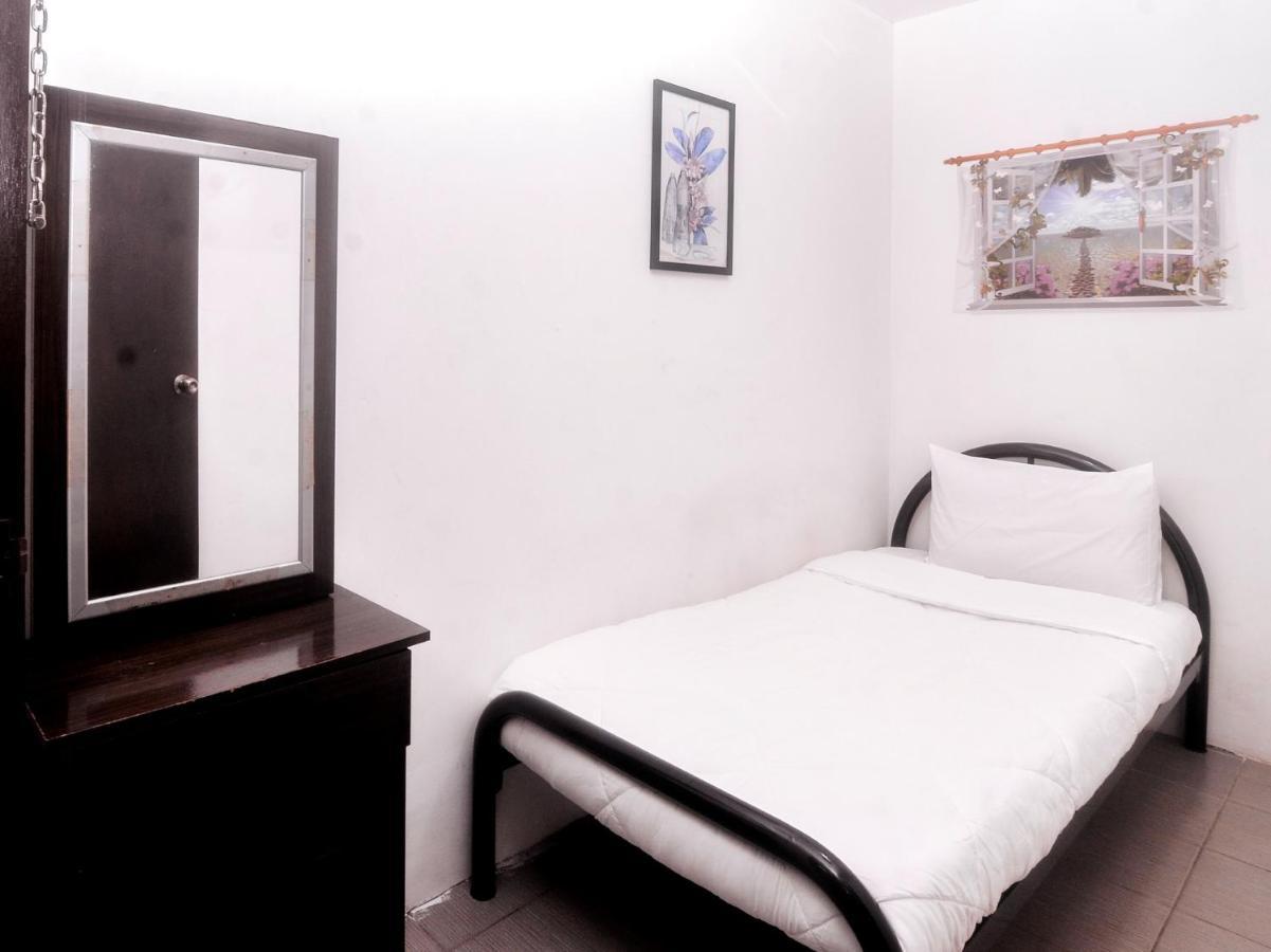 Spot On 89886 Backpacker'S Stay Services Kuching Exterior foto